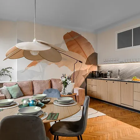 P&o Wiejska I * Varsó