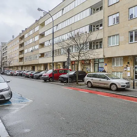 P&o Wiejska I Apartman Varsó